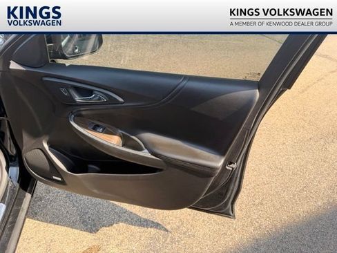 Used 2020 Chevrolet Malibu Premier FWD image 18