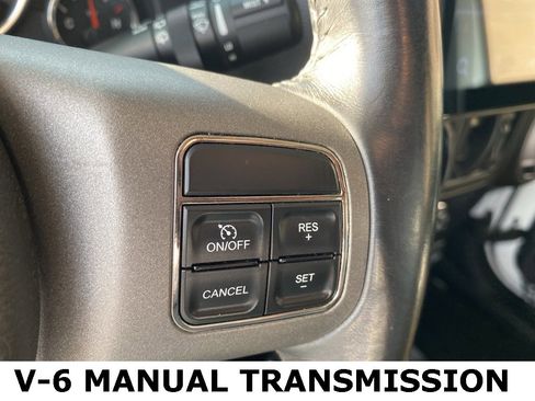 Used 2013 Jeep Wrangler Unlimited Sahara image 29