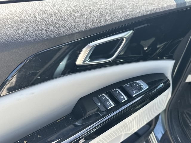 Certified 2024 Kia Carnival EX FWD image 17