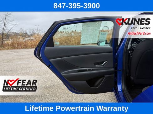 Used 2025 Hyundai Elantra SEL image 24