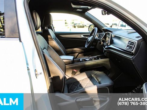 Used 2025 Volkswagen Atlas Cross Sport SE image 21