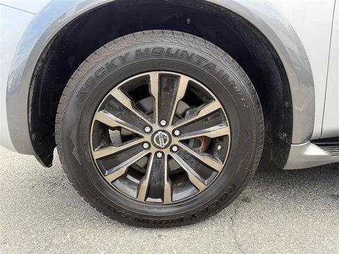 Used 2017 Nissan Armada Platinum w/ Captain Seat Package RWD image 10