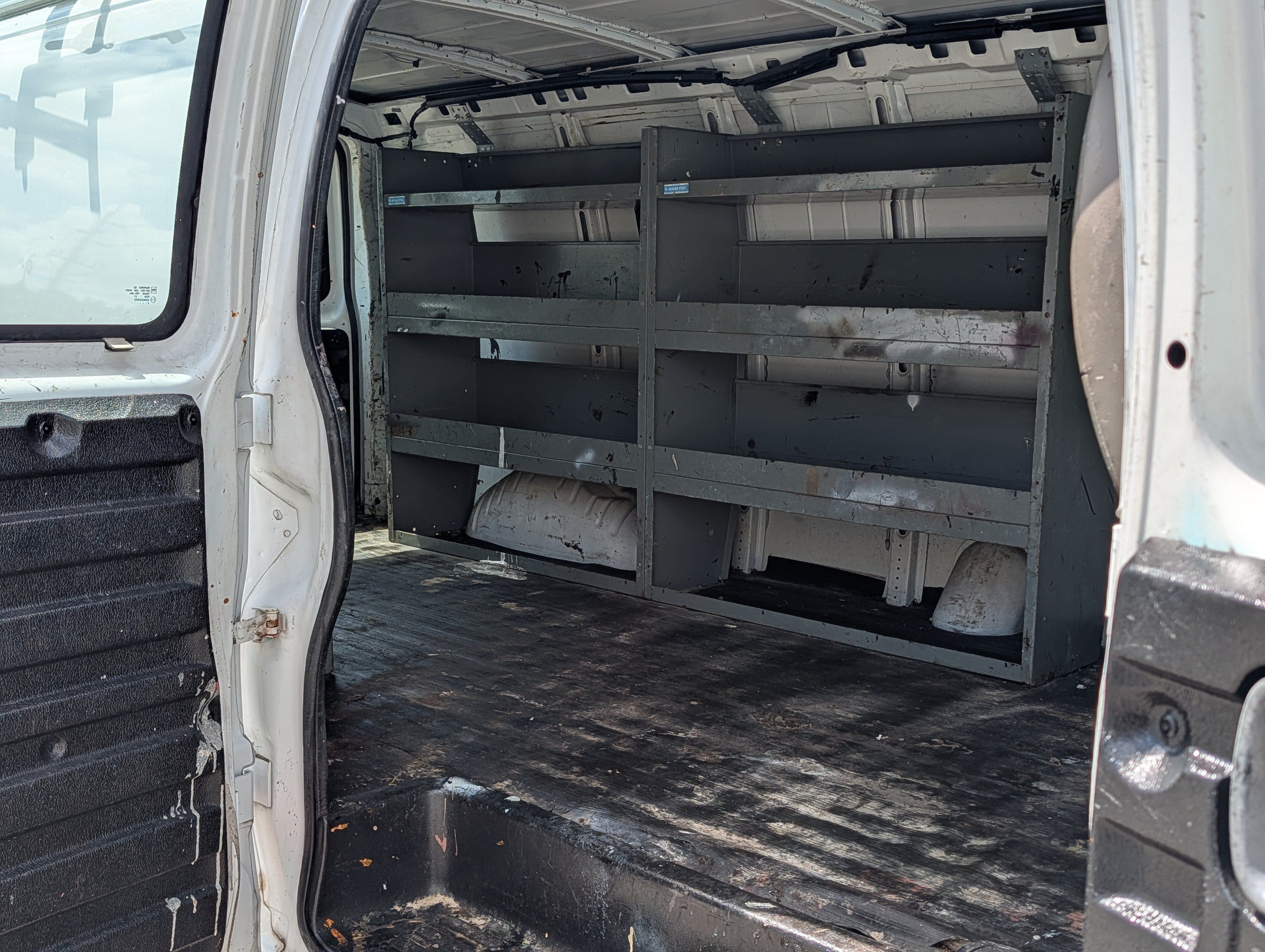 Used 2013 Chevrolet Express 3500 Extended RWD image 15