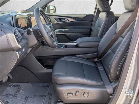 New 2026 Chevrolet Traverse LT w/ Driver Confidence Package AWD/4WD image 4