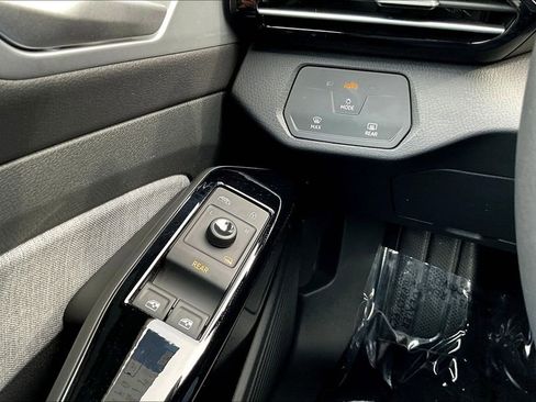 New 2026 Volkswagen ID.4 Pro image 14