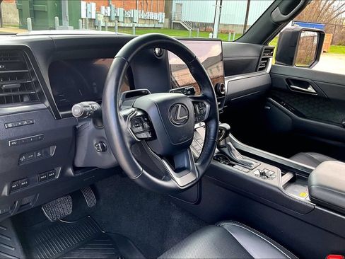 Used 2025 Lexus GX 550 AWD/4WD image 19