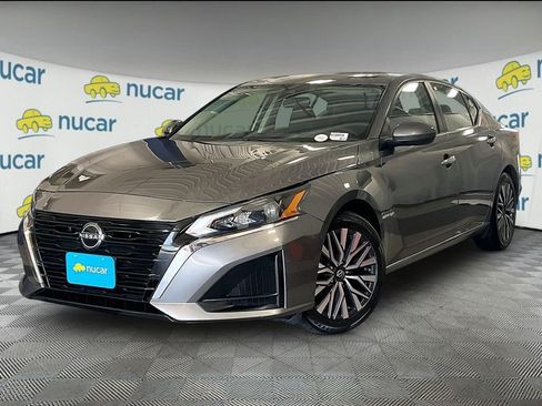 Used 2023 Nissan Altima 2.5 SV FWD image 3