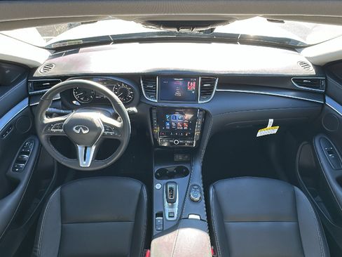 New 2025 INFINITI QX50 Luxe image 12