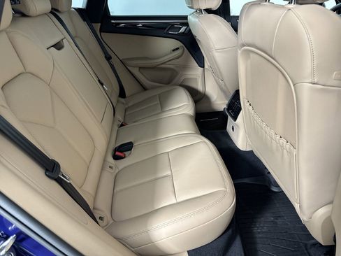 Certified 2025 Porsche Macan image 29