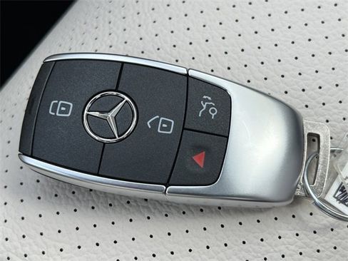 Certified 2025 Mercedes-Benz GLS 450 4MATIC image 36