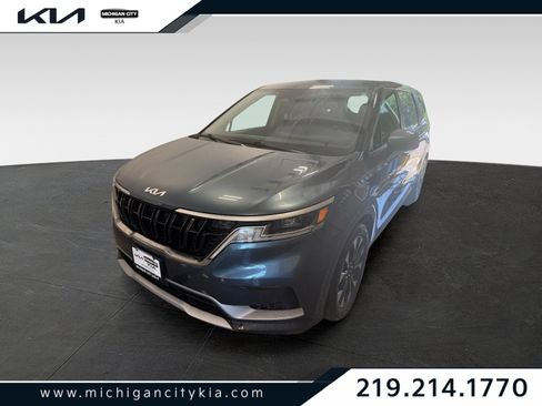 Used 2024 Kia Carnival EX FWD image 1