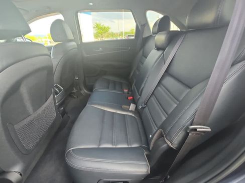 Used 2019 Kia Sorento EX FWD image 52