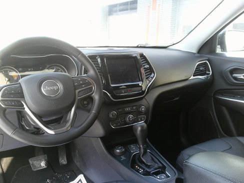 Used 2019 Jeep Cherokee Limited image 21