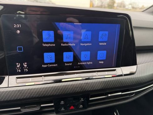 Used 2024 Volkswagen Golf R image 38