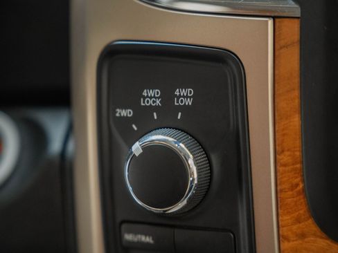 Used 2014 RAM 2500 Longhorn image 35