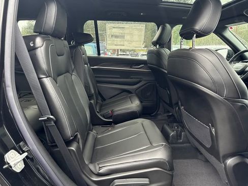 New 2025 Jeep Grand Cherokee L Limited image 10