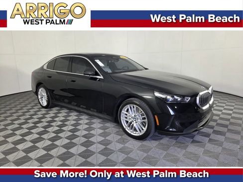 Used 2025 BMW 530i w/ Premium Package RWD image 1