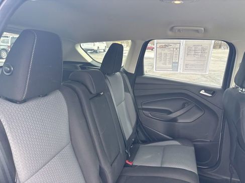 Used 2019 Ford Escape SE image 21