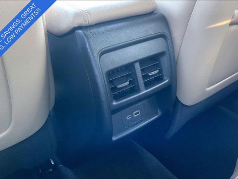 Used 2025 Cadillac XT4 Premium Luxury FWD image 31