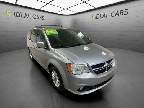 Used 2020 Dodge Grand Caravan SXT FWD image 3