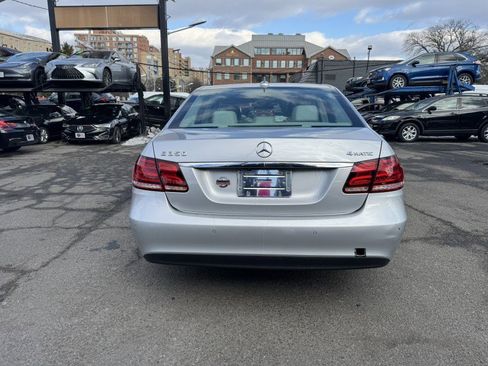 Used 2014 Mercedes-Benz E 350 4MATIC Sedan image 9