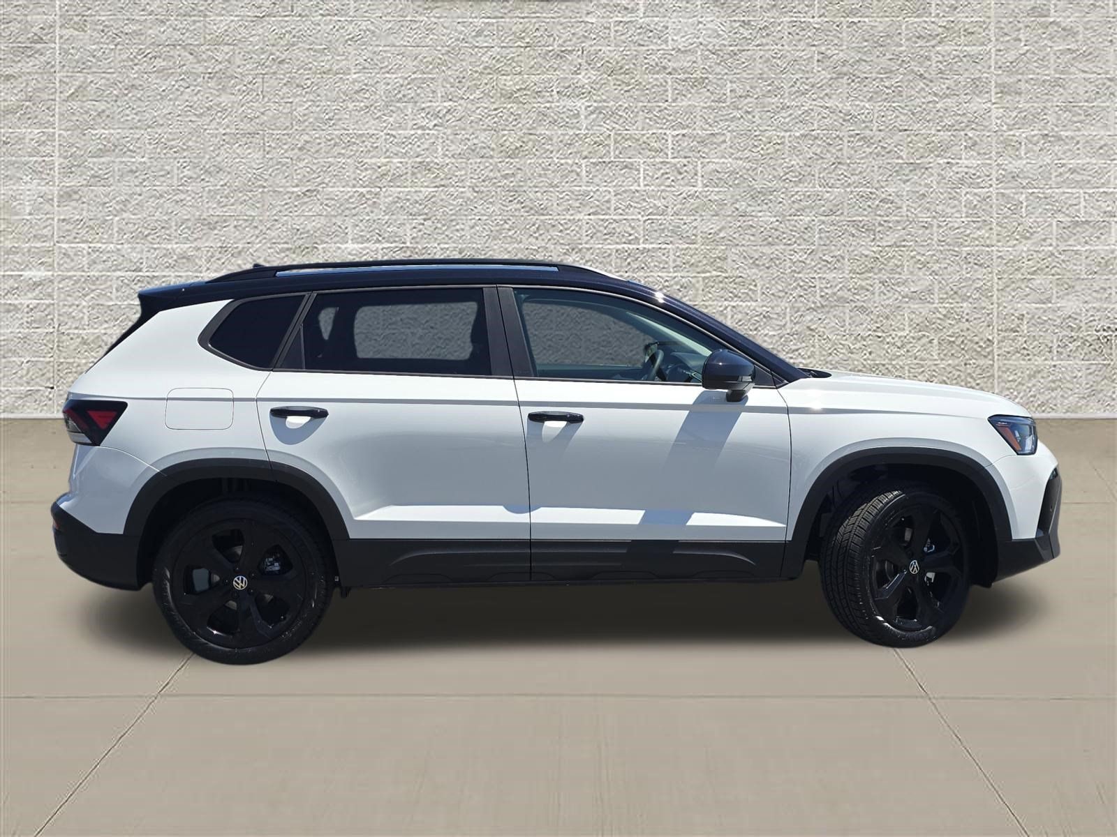 New 2026 Volkswagen Taos SE AWD/4WD image 8