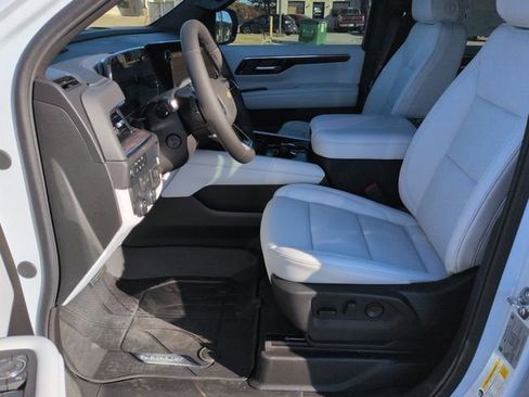 New 2026 Chevrolet Suburban Premier w/ Sun And Tow Package image 18