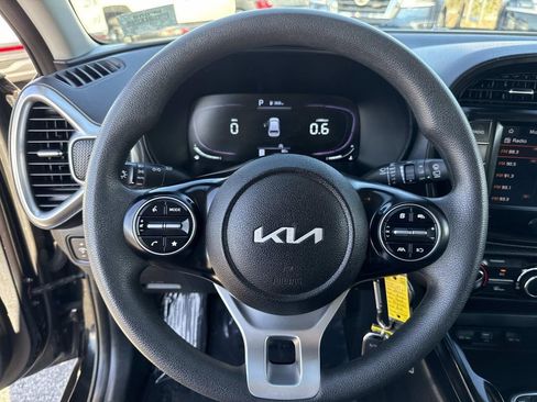 Used 2023 Kia Soul LX w/ Option Group 015 image 40