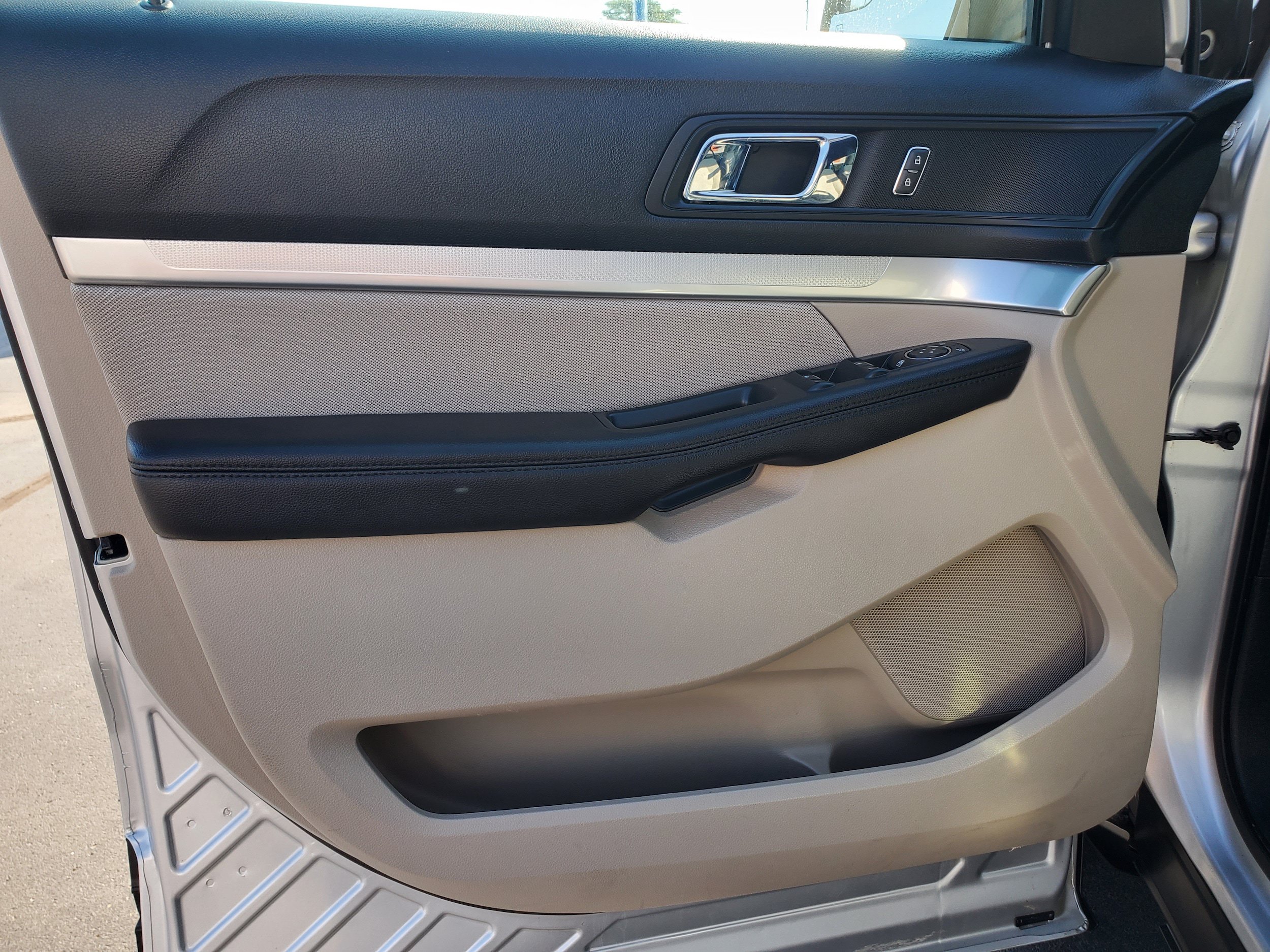 Used 2018 Ford Explorer 4WD image 8