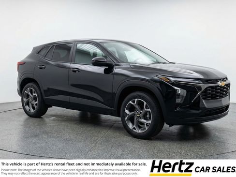 Used 2025 Chevrolet Trax LT FWD image 1