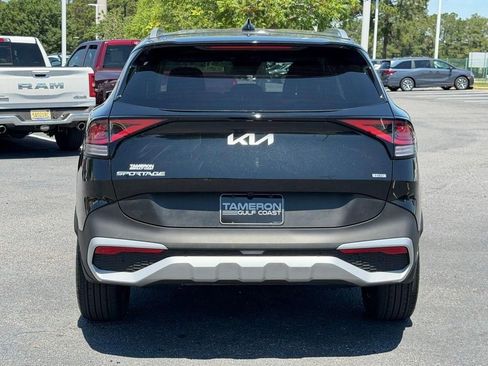 Used 2025 Kia Sportage EX AWD/4WD image 3