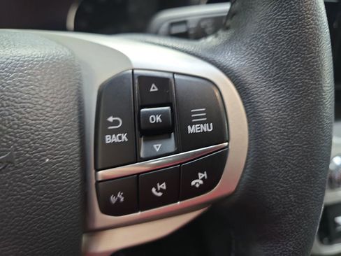 Used 2023 Ford Explorer XLT w/ Equipment Group 202A AWD/4WD image 21