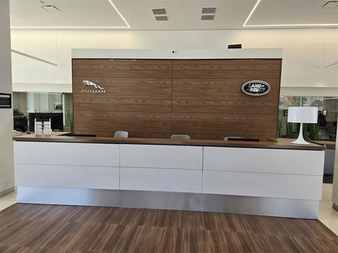 Used 2020 Land Rover Range Rover Autobiography image 45