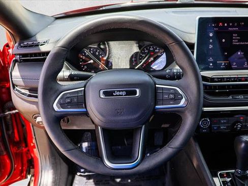 Used 2025 Jeep Compass Latitude w/ Altitude Special Edition AWD/4WD image 12