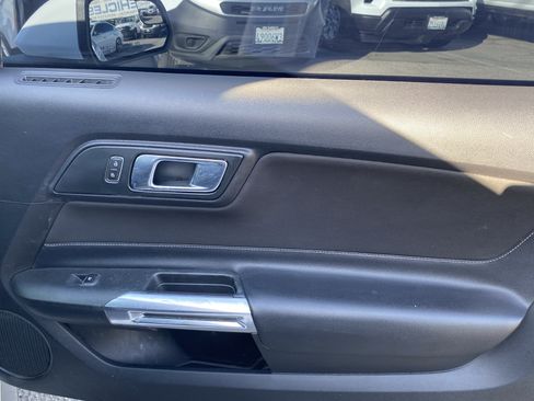 Used 2019 Ford Mustang Coupe RWD image 21