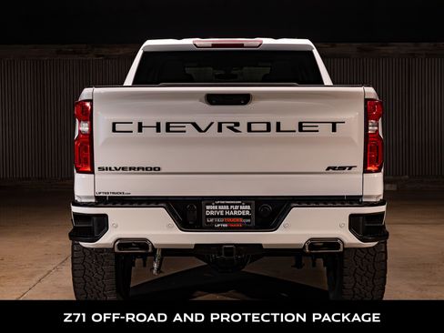 Used 2022 Chevrolet Silverado 1500 RST w/ LPO, Blackout Package image 7