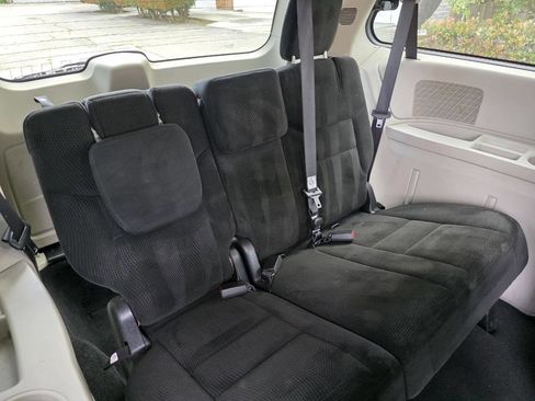 Used 2015 Dodge Grand Caravan SXT image 14