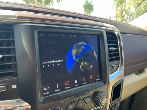 Used 2018 RAM 2500 Laramie w/ Off Road Package AWD/4WD image 17