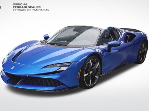 Used 2023 Ferrari SF90 Spider image 1