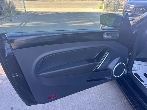 Used 2017 Volkswagen Beetle 1.8T SE image 9