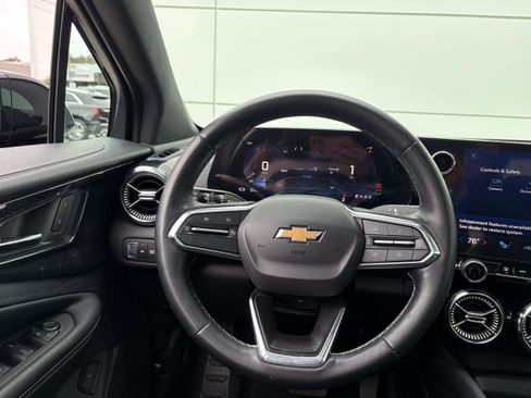 Used 2024 Chevrolet Blazer EV LT AWD/4WD image 16