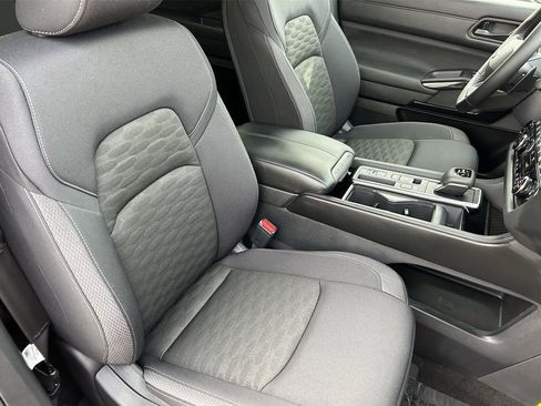 New 2026 Nissan Pathfinder SV image 13