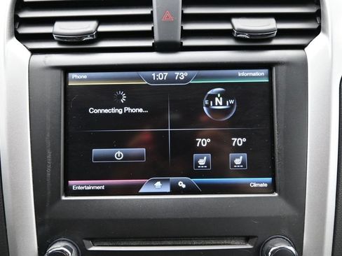 Used 2016 Ford Fusion SE FWD image 19
