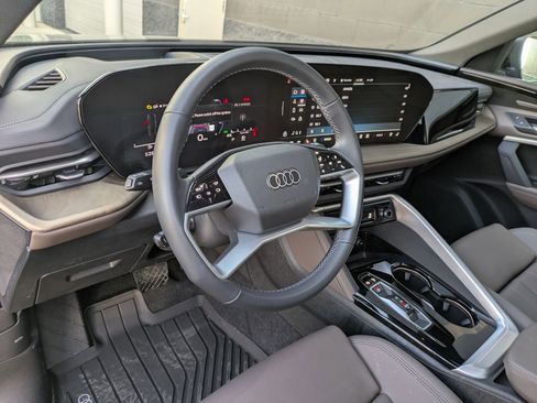 Certified 2025 Audi Q5 Premium Plus w/ Premium Plus image 12