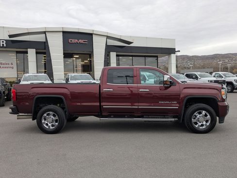 Used 2016 GMC Sierra 3500 Denali w/ Duramax Plus Package image 6