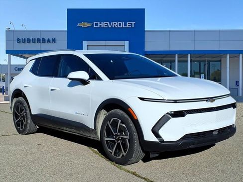 New 2026 Chevrolet Equinox EV LT image 3