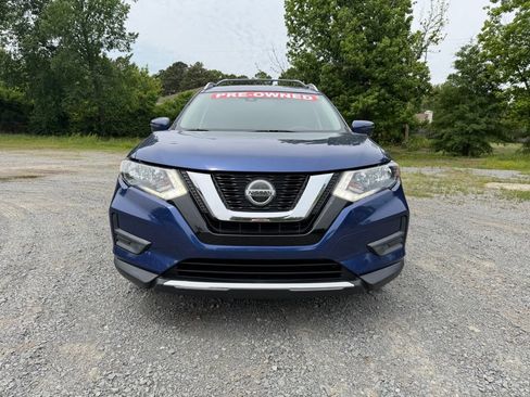 Used 2019 Nissan Rogue S w/ Special Edition Package FWD image 2