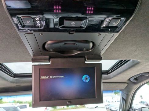 Used 2017 Cadillac Escalade Platinum AWD/4WD image 62