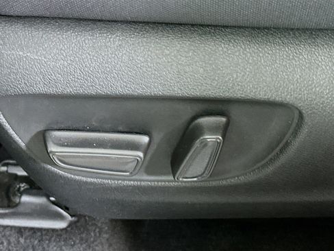 Used 2023 Toyota Highlander LE image 13