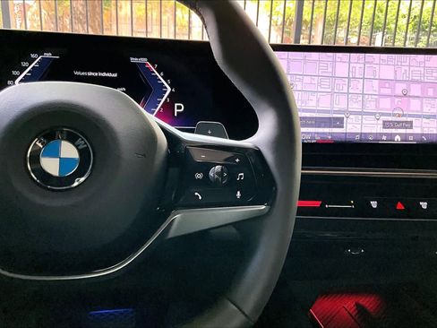 Used 2025 BMW 530i RWD image 24